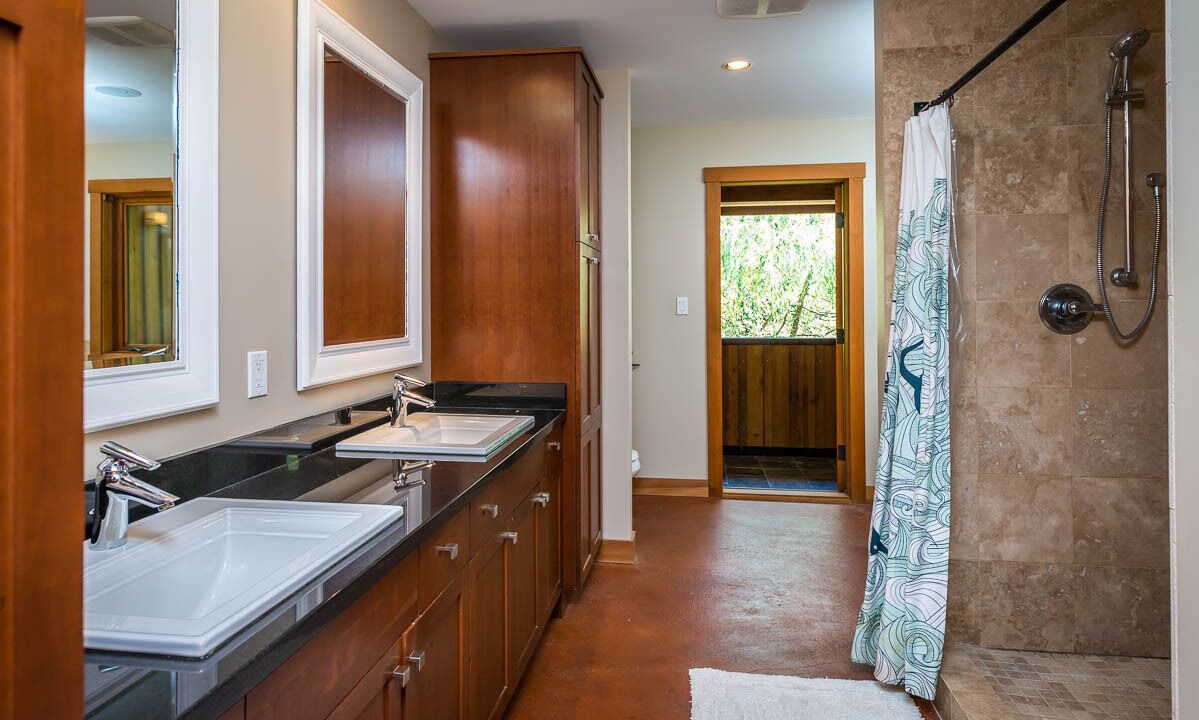 Photo of Bathroom in Brackendale