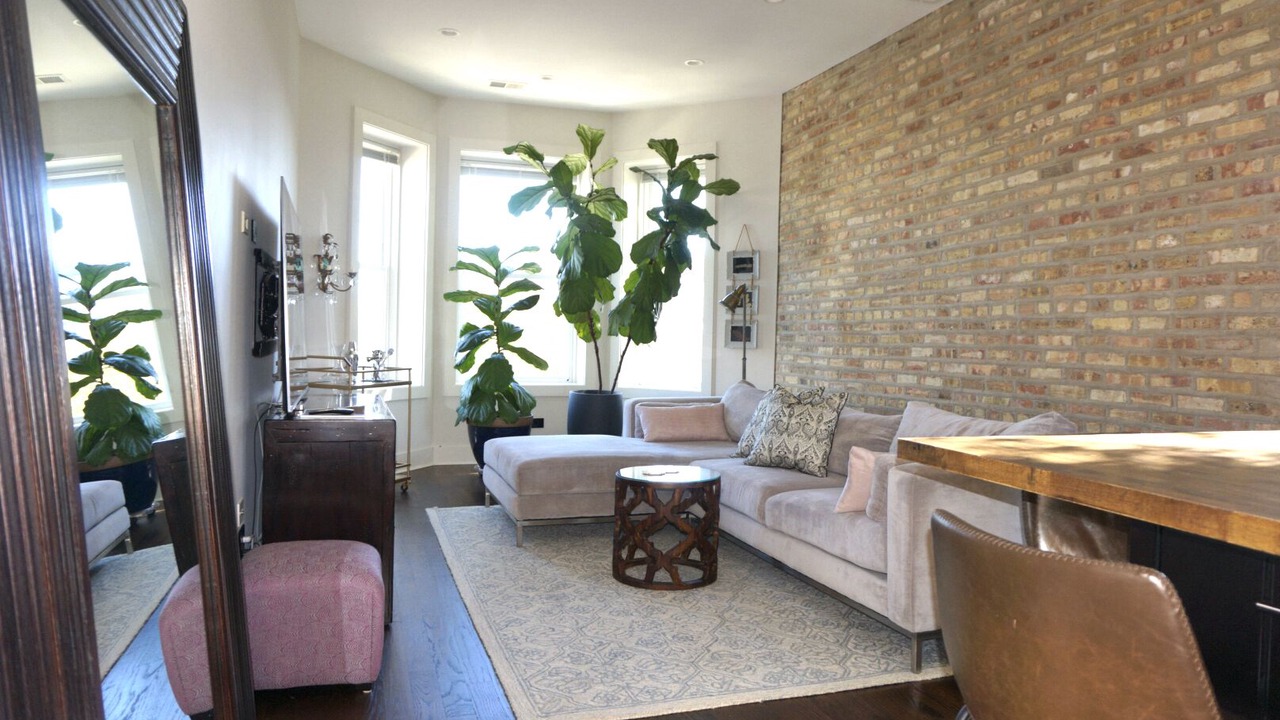 Photo of Livingroom in Rogers Park
