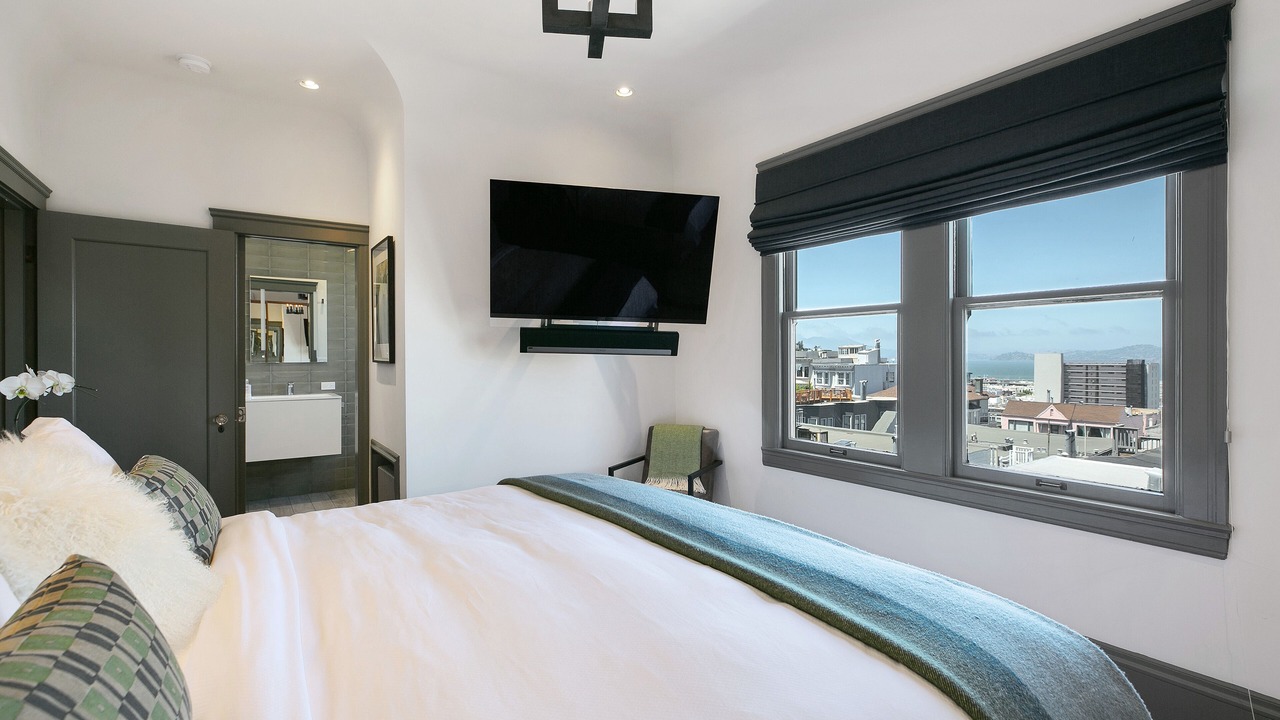 Photo of Bedroom in Russian Hill