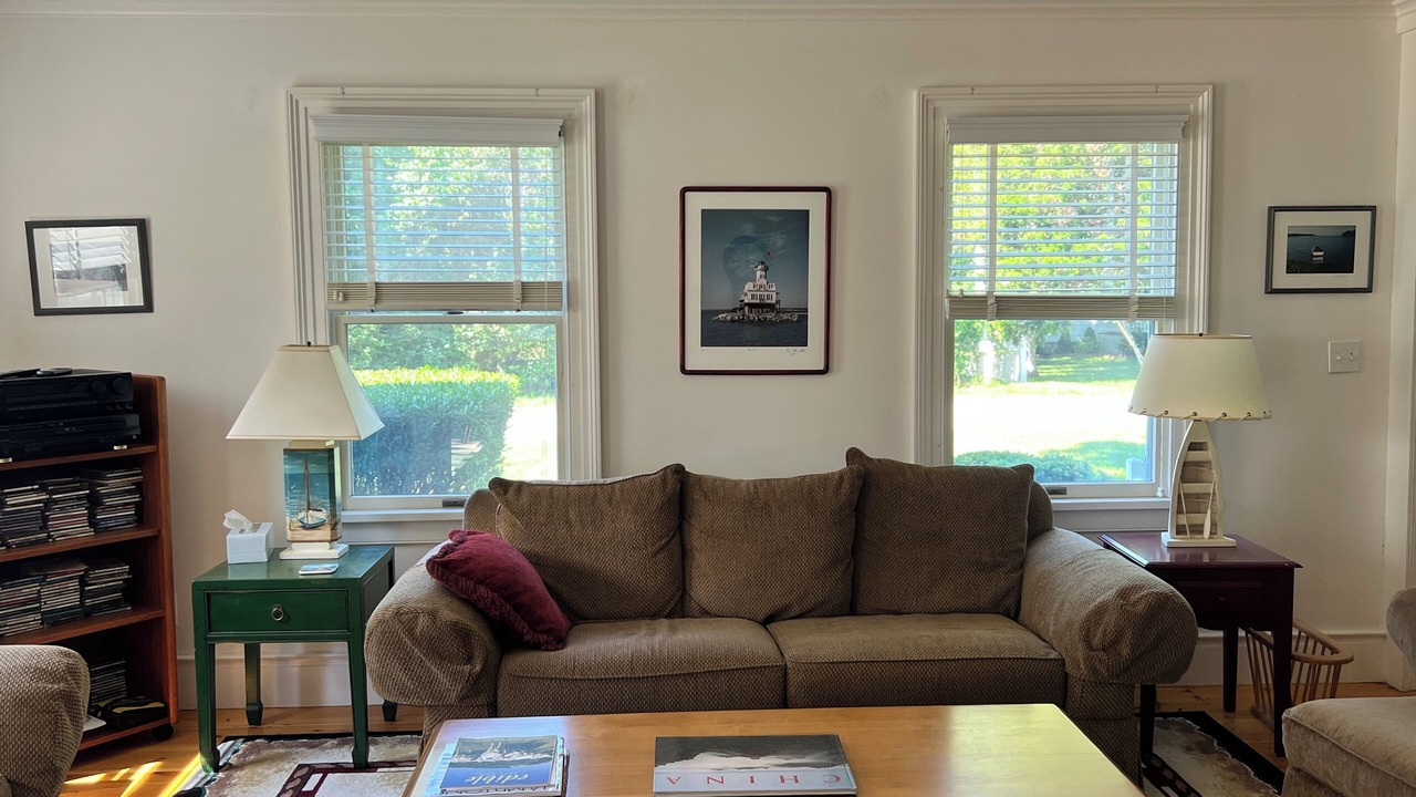 Photo of Livingroom in East Marion