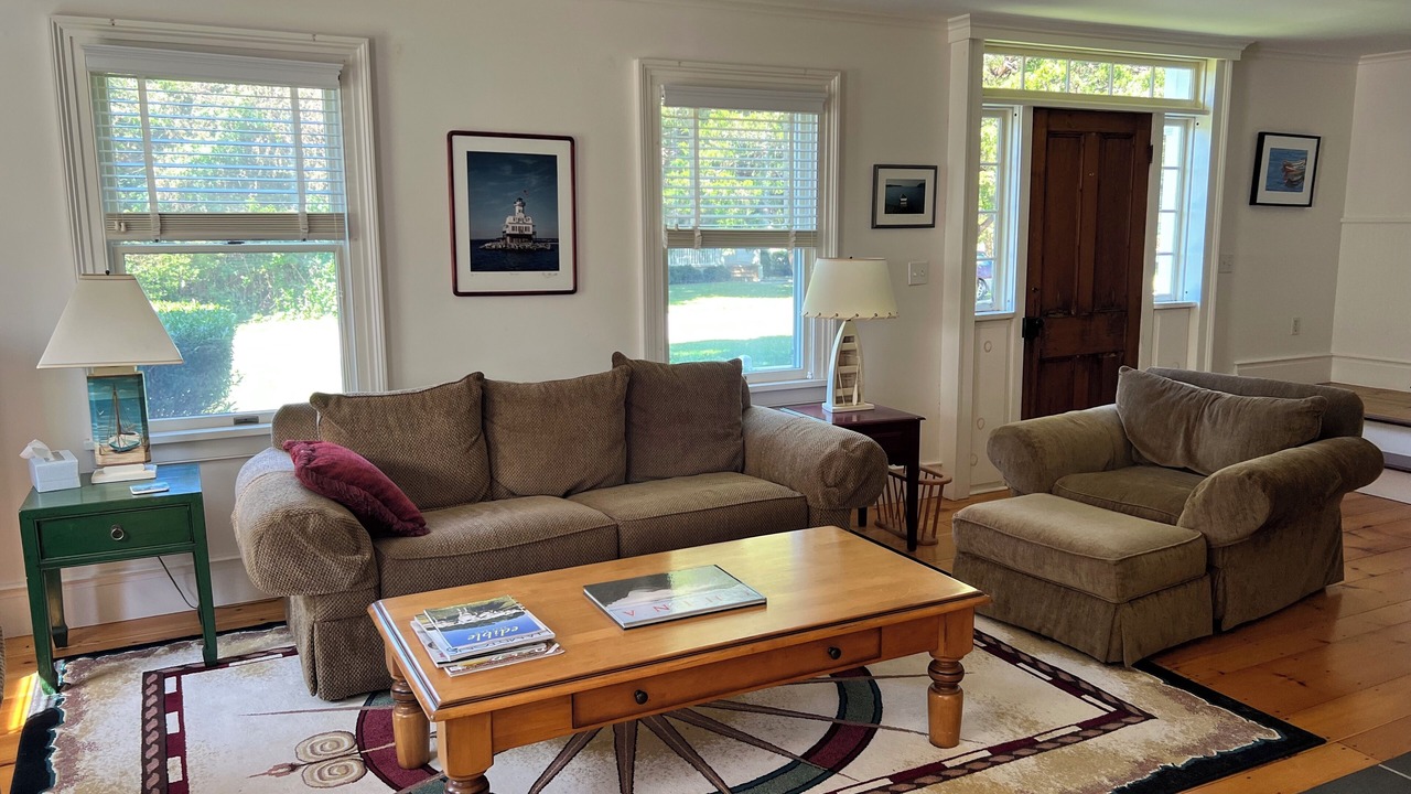 Photo of Livingroom in East Marion