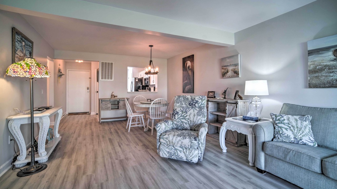 Photo of Livingroom in Oceanmarsh Subdivision