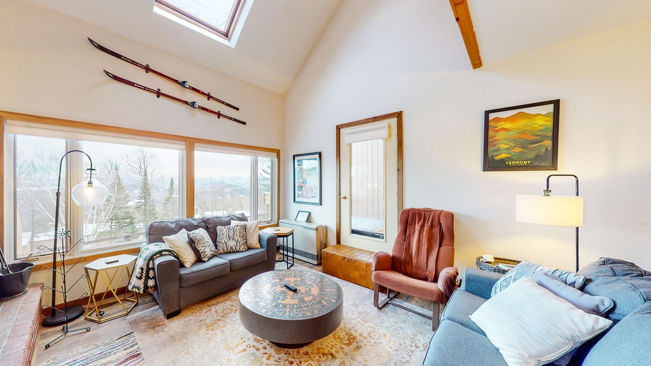 Photo of Livingroom in Warren