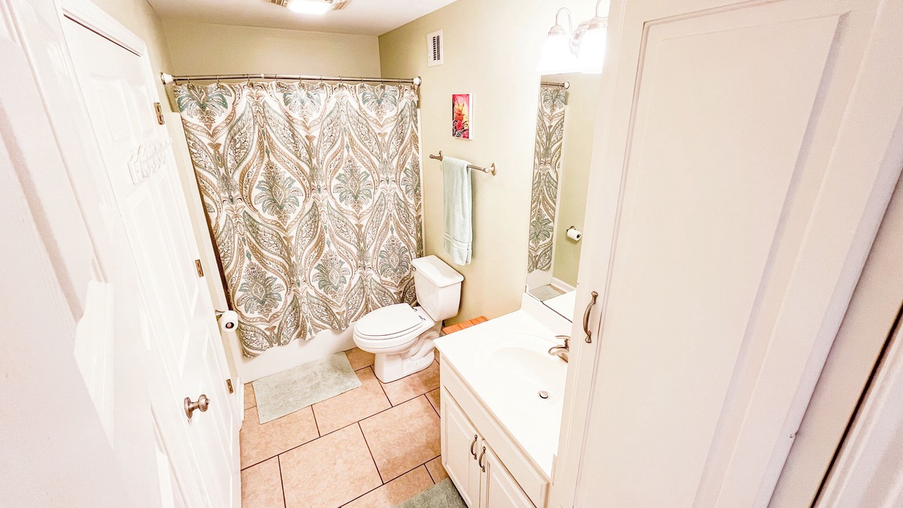 Photo of Bathroom in Oscar