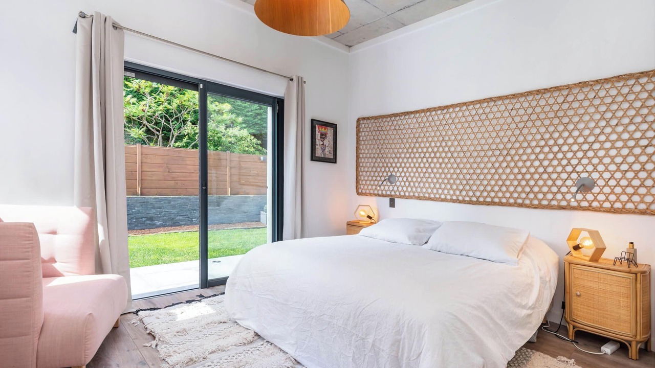 Photo of Bedroom in Saint-Romain-au-Mont-d'Or