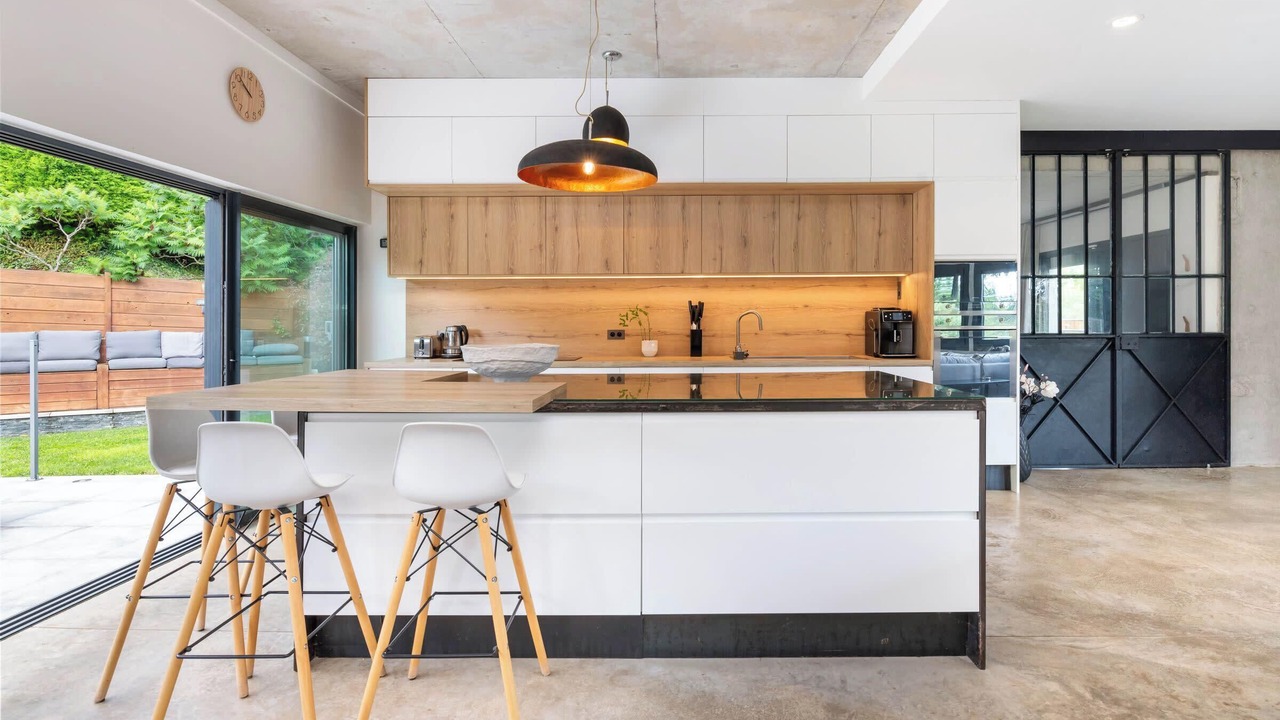 Photo of Kitchen in Saint-Romain-au-Mont-d'Or