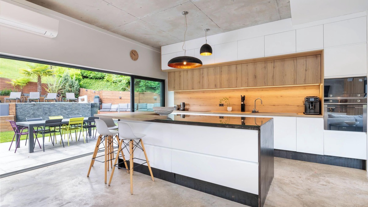 Photo of Kitchen in Saint-Romain-au-Mont-d'Or