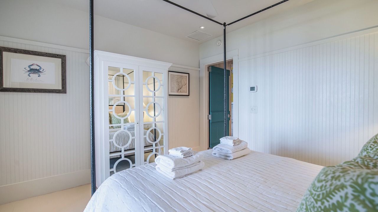 Photo of Bedroom in Debordieu Colony