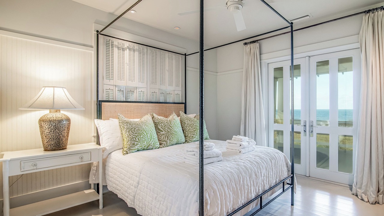 Photo of Bedroom in Debordieu Colony