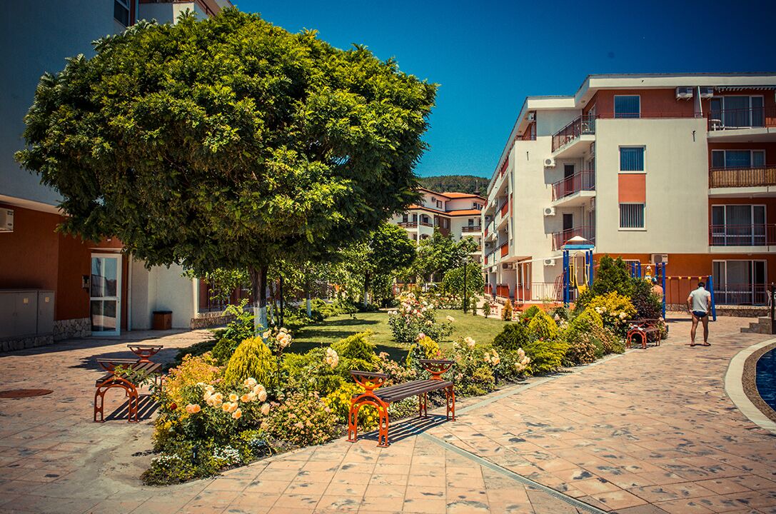 Photo of Outdoor in Elenite