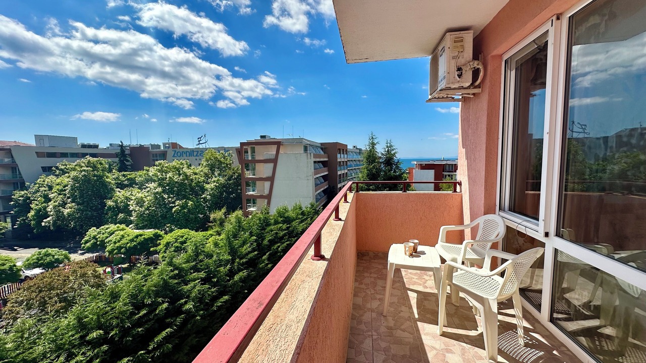 Photo of Outdoor in Elenite