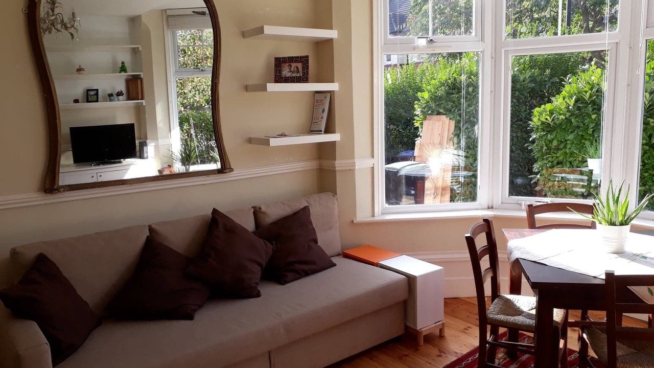 Photo of Livingroom in Bowes