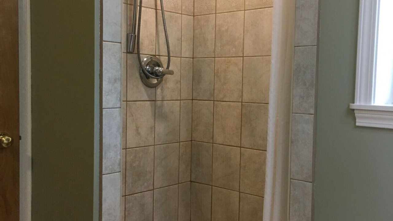 Photo of Bathroom in Brackendale