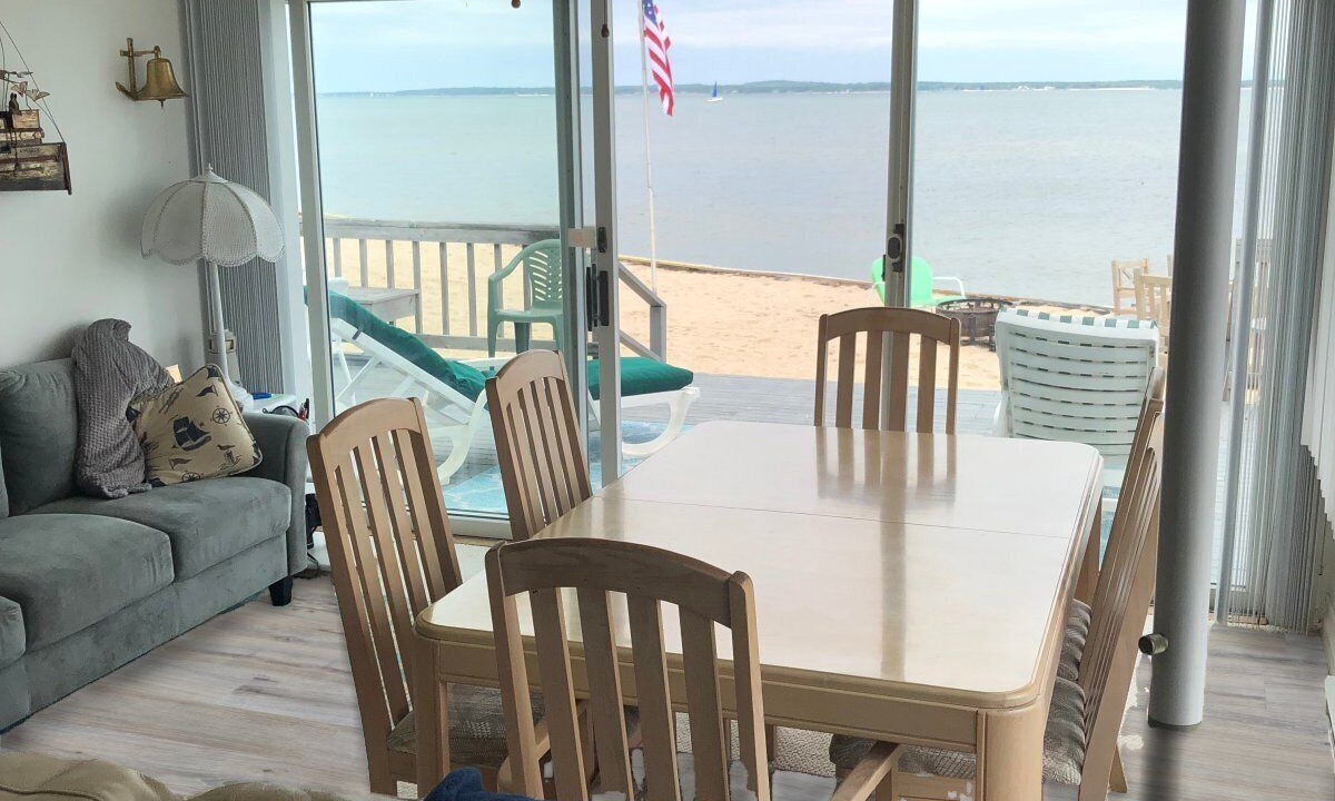 Photo of Livingroom in Noyack