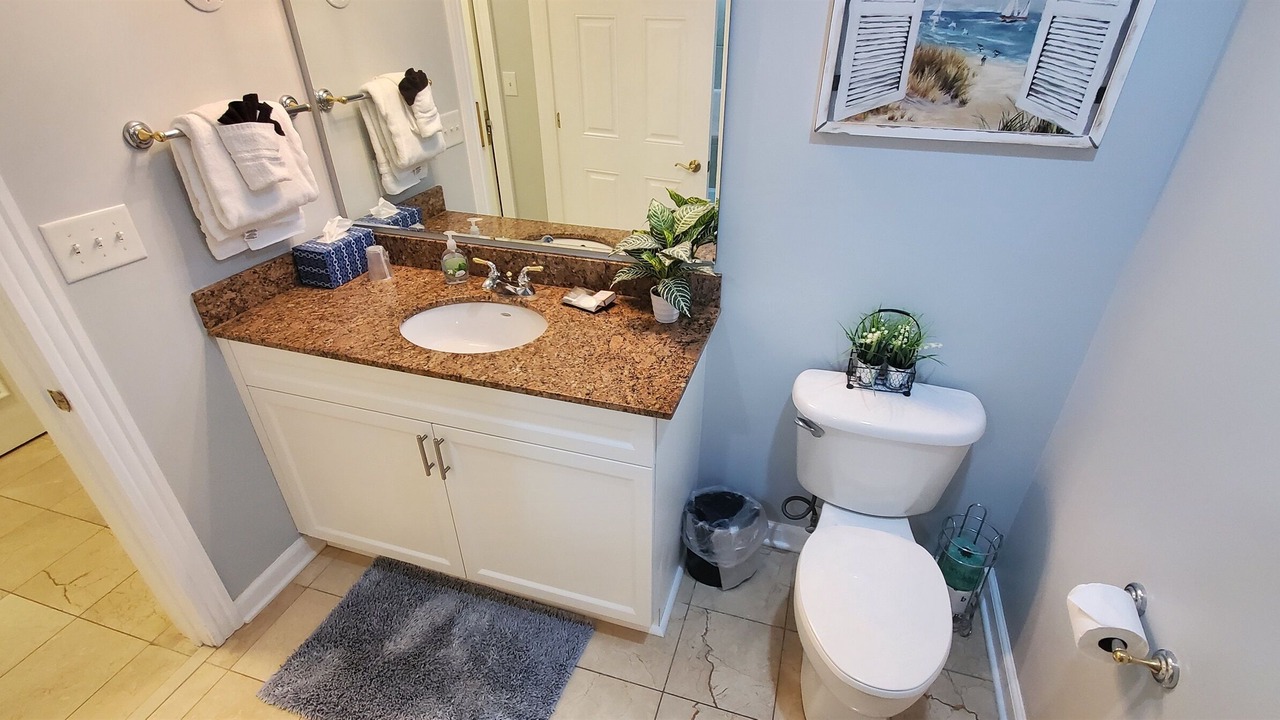 Photo of Bathroom in Arcadian Shores