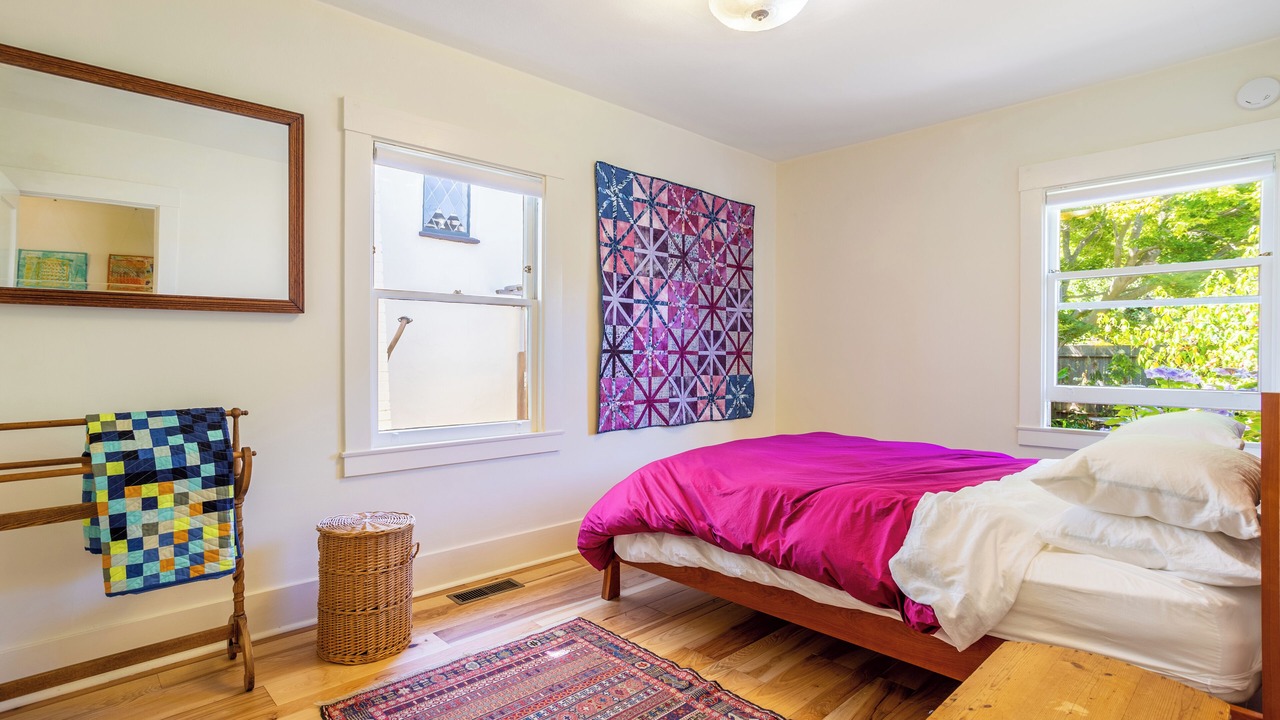 Photo of Bedroom in South Berkeley