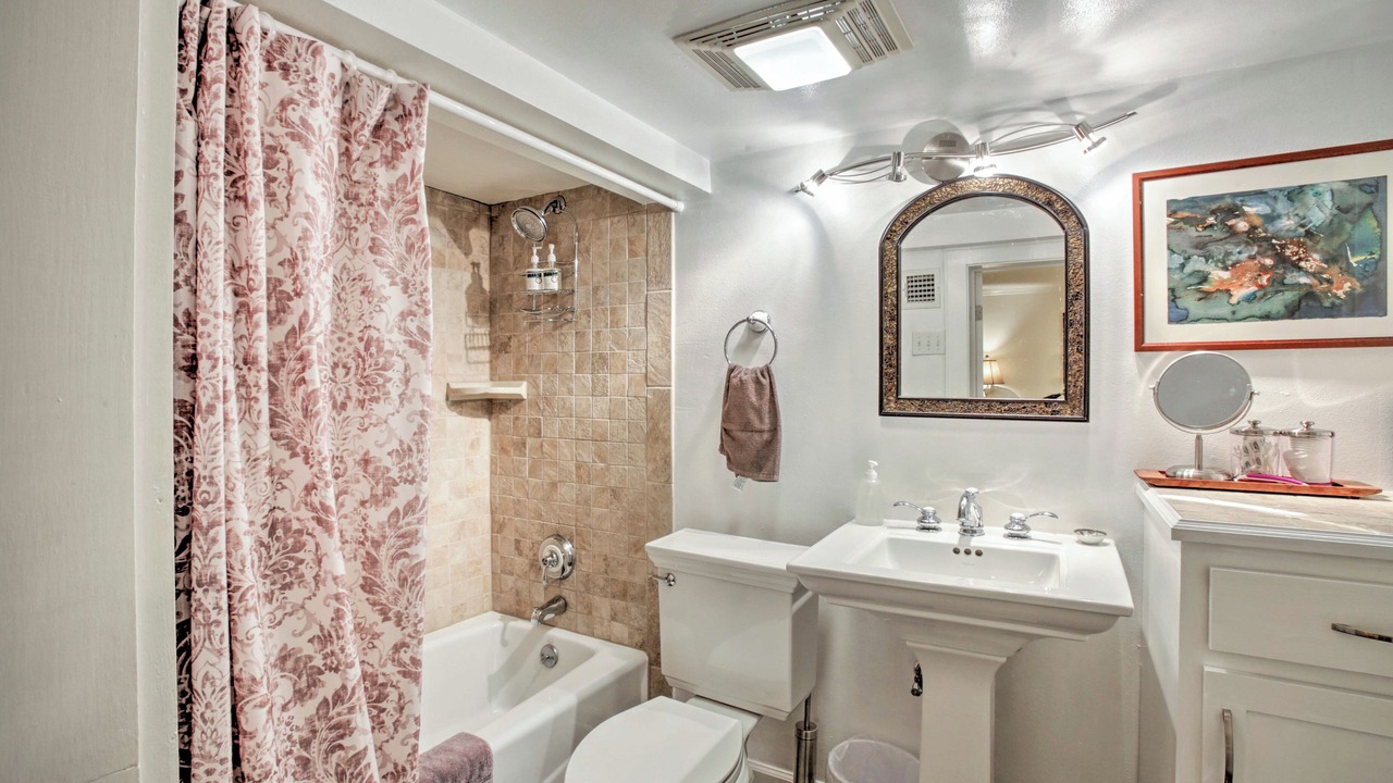Photo of Bathroom in Broadmoor