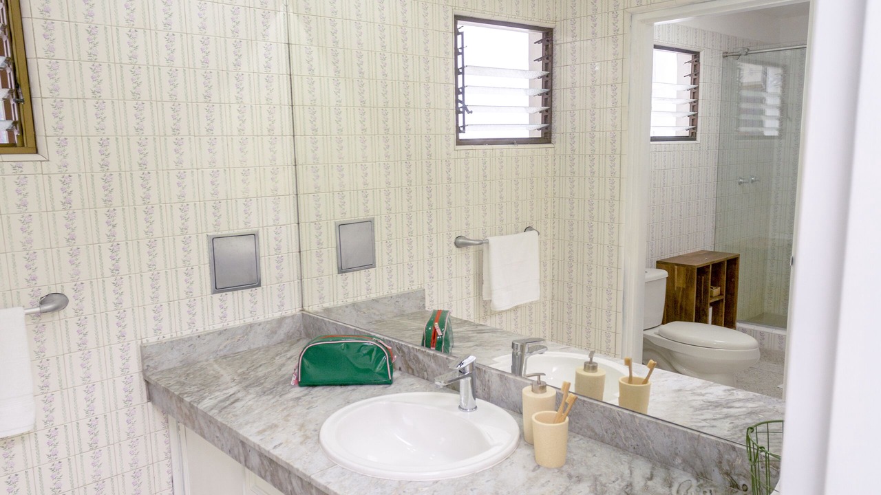 Photo of Bathroom in Cali