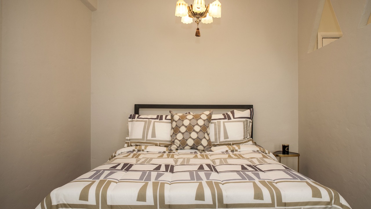 Photo of Bedroom in Tenderloin
