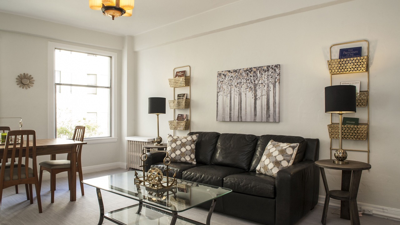 Photo of Livingroom in Tenderloin