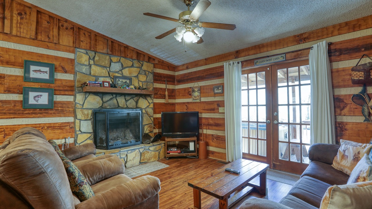 Photo of Livingroom in Cosby