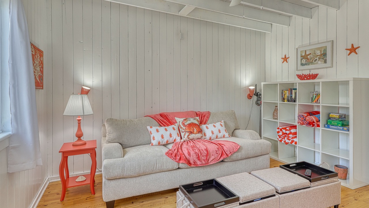 Photo of Livingroom in Ocean Bay Park
