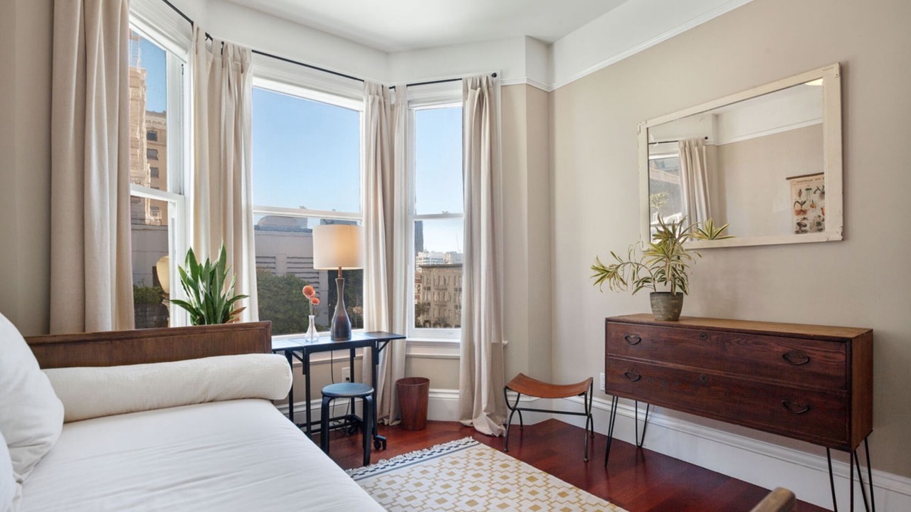 Photo of Bedroom in Lower Nob Hill