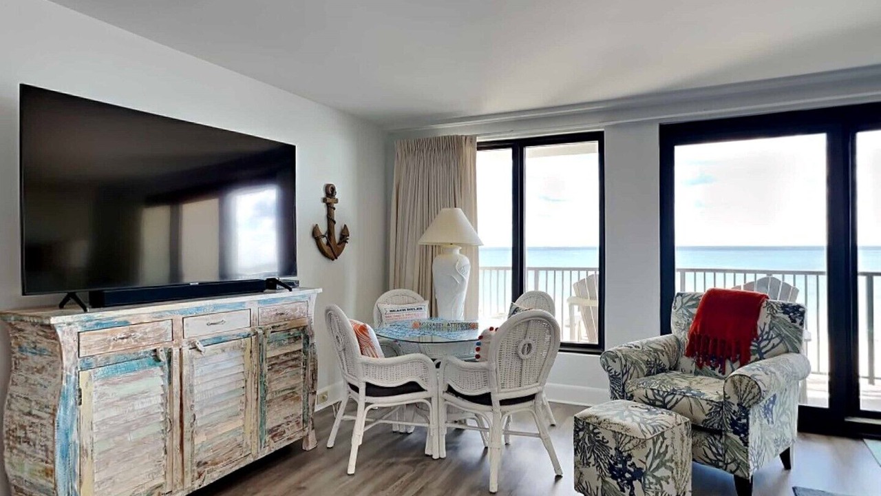 Photo of Livingroom in Litchfield by the Sea