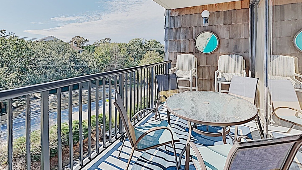 Photo of Patio Balcony in North Litchfield Beach