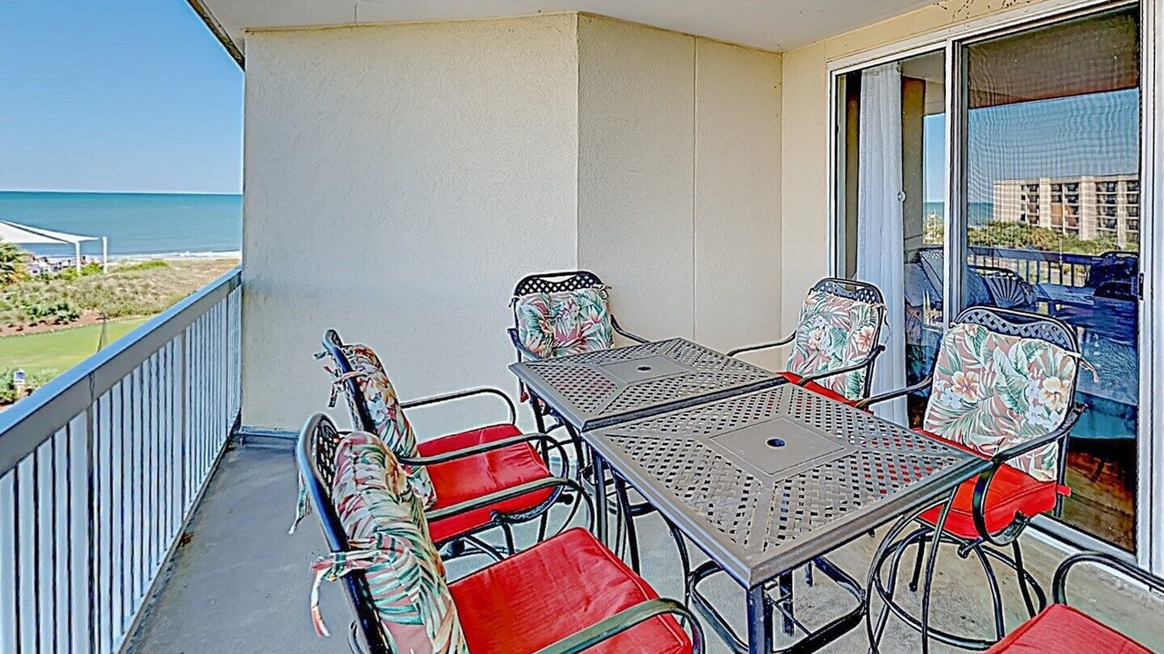 Photo of Patio Balcony in Litchfield by the Sea