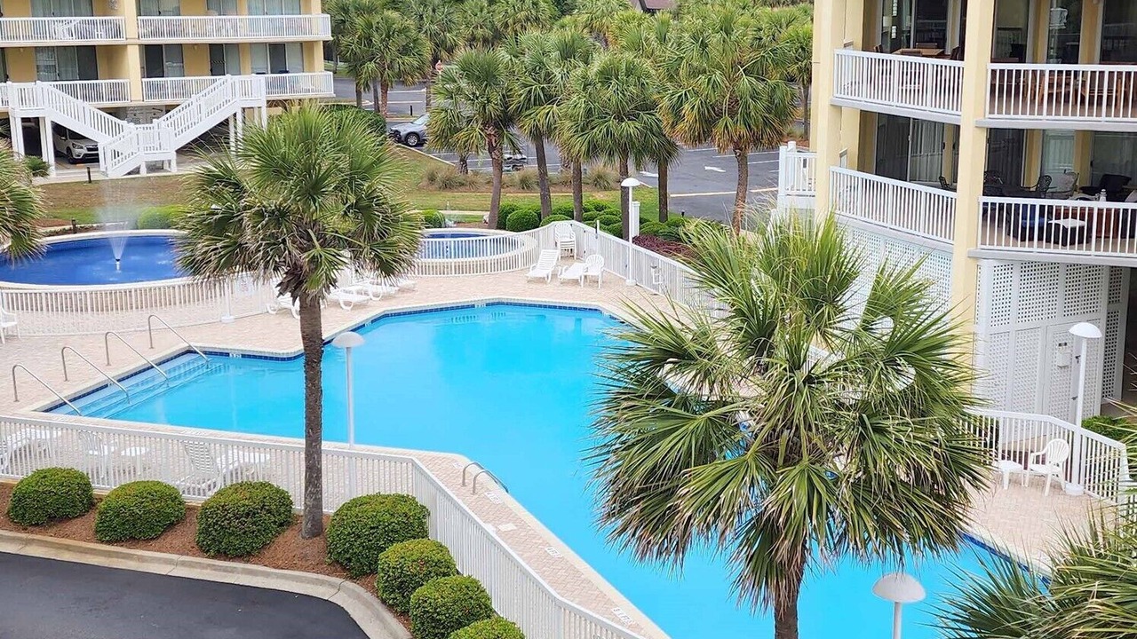 Photo of Patio Balcony in Litchfield by the Sea