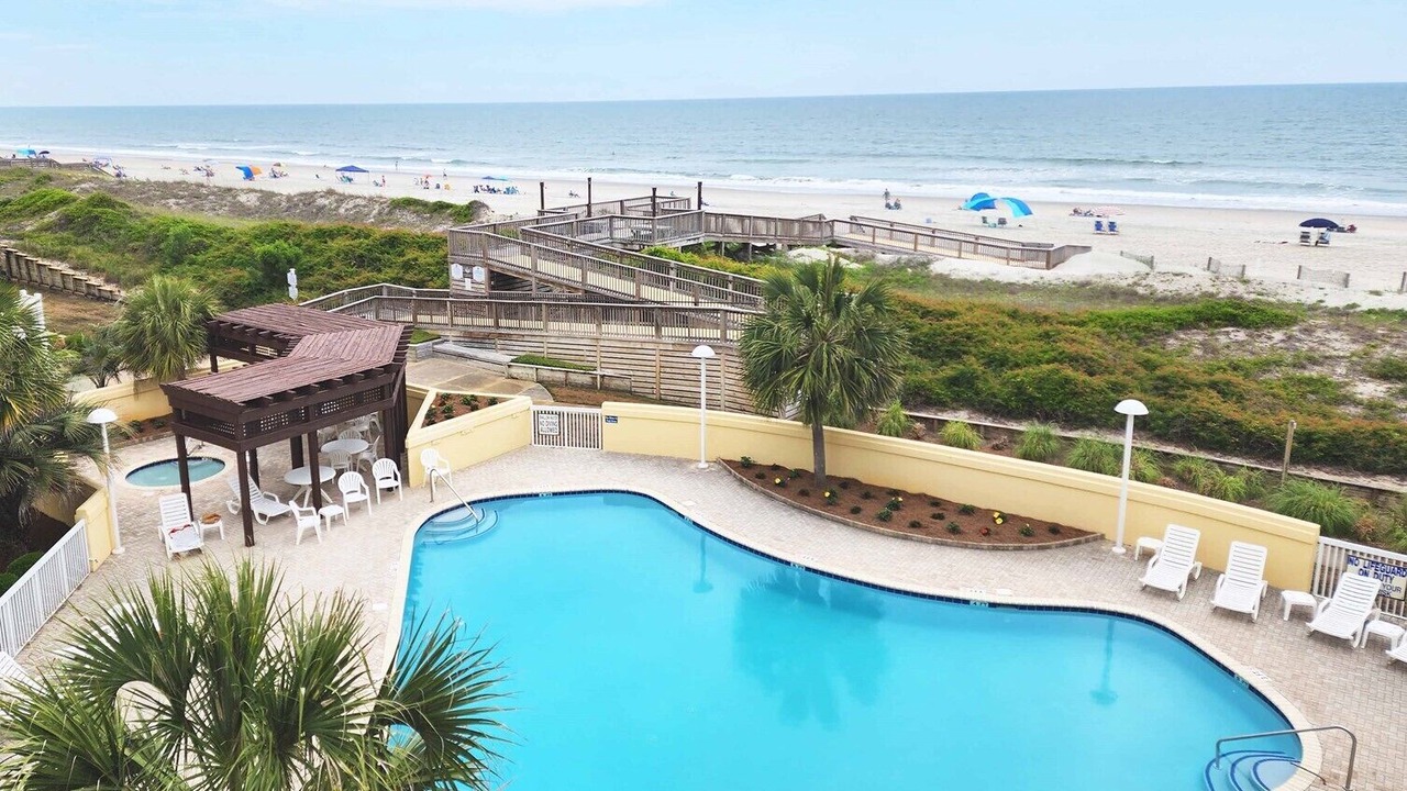 Photo of Patio Balcony in Litchfield by the Sea