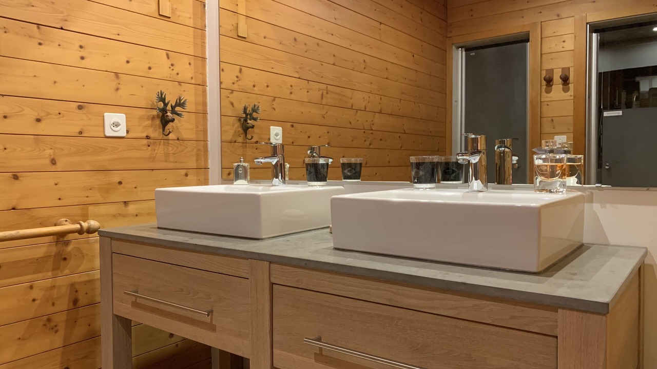 Photo of Bathroom in Saint-Pierre-de-Clages