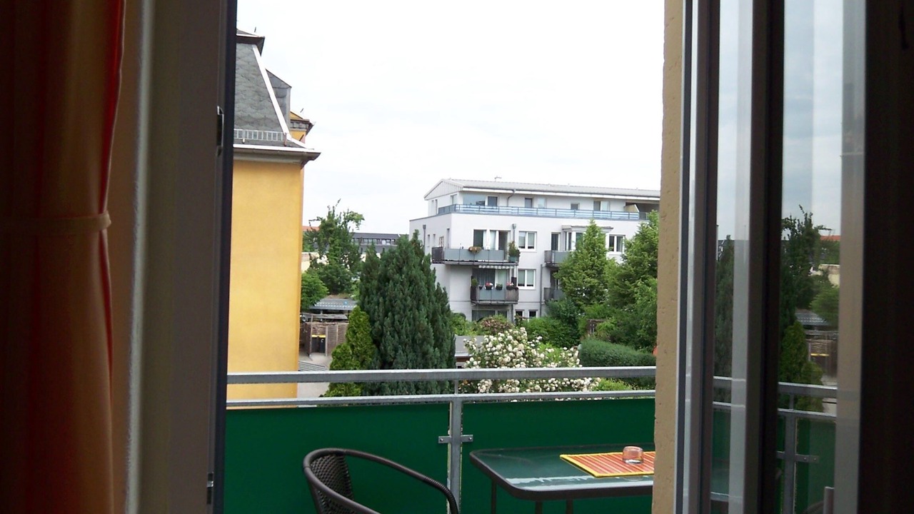 Photo of Others in Mickten
