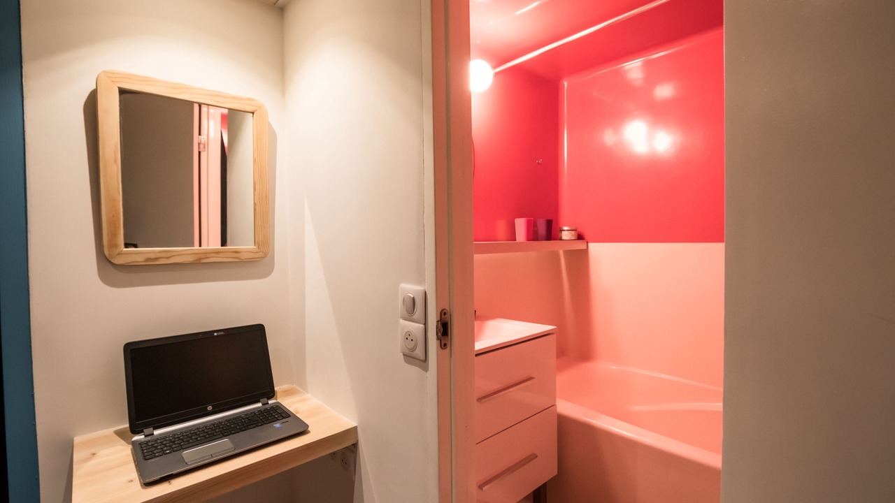 Photo of Bathroom in Arc-1800