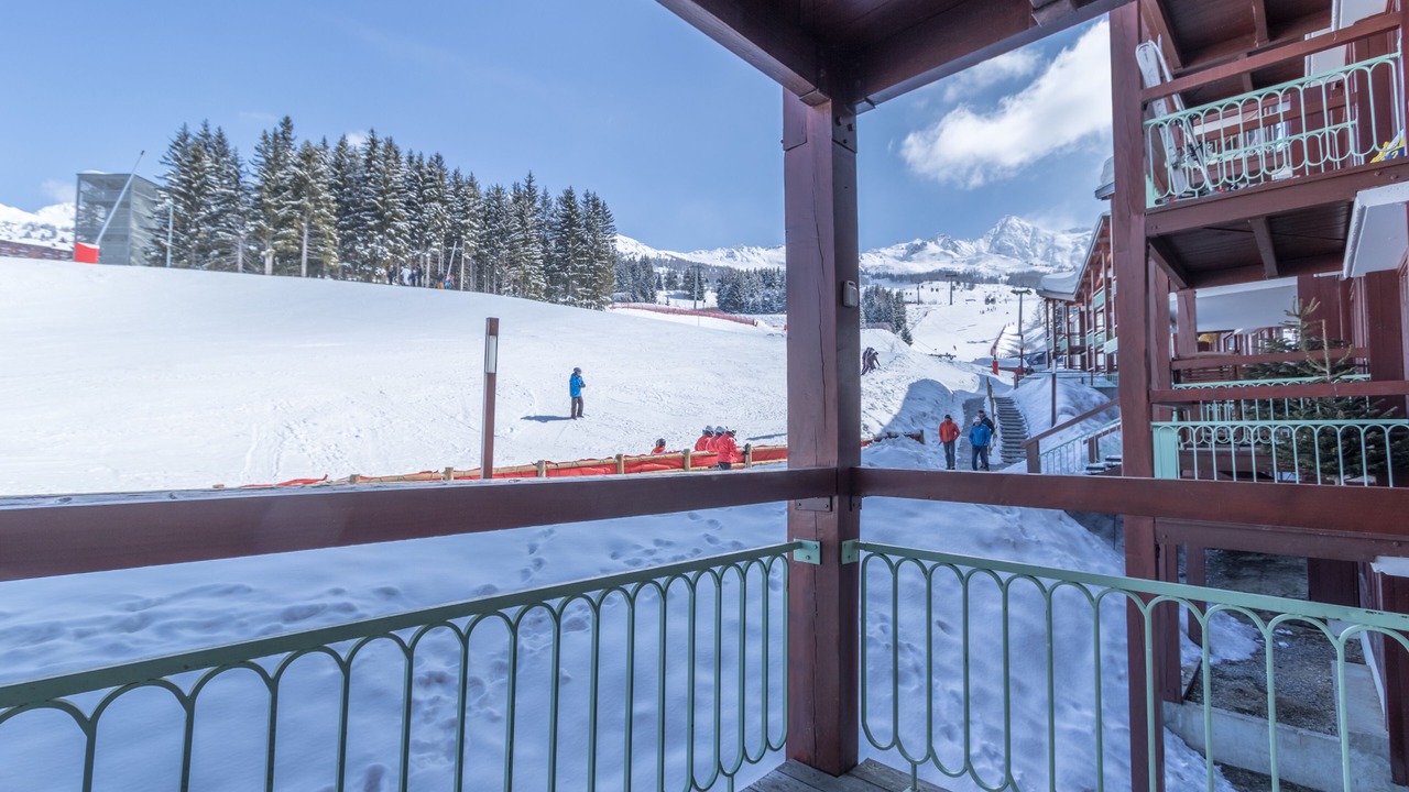 Photo of Outdoor in Arc-1800
