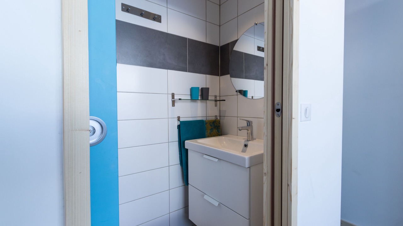 Photo of Bathroom in Arc-1800