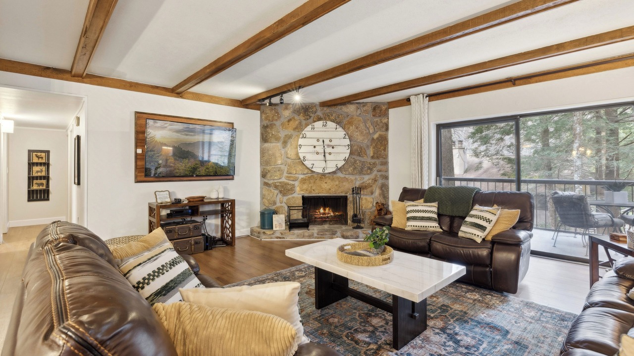 Photo of Livingroom in Chalet Village