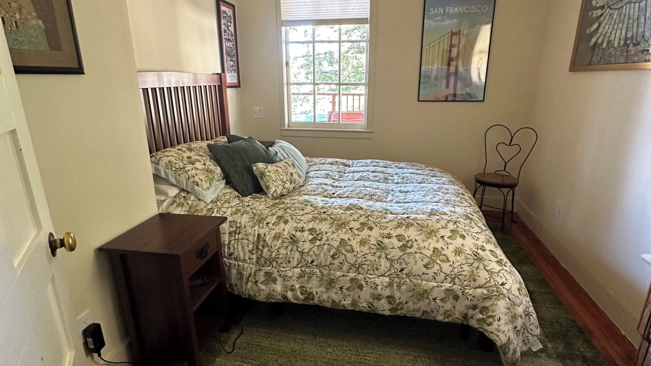 Photo of Bedroom in Berkeley Hills
