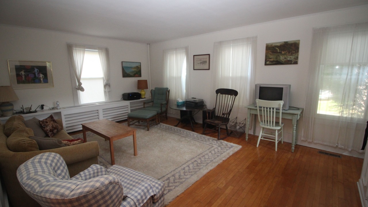 Photo of Livingroom in Bellows Falls
