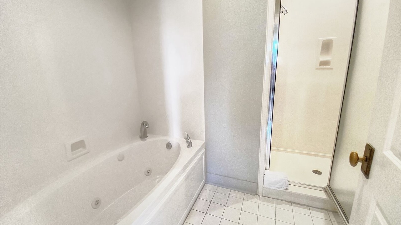 Photo of Bathroom in Beach District