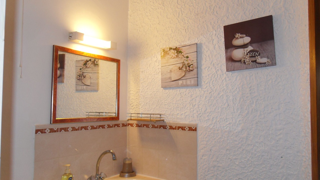 Photo of Bathroom in Saint-Marcel-d'Aredeche