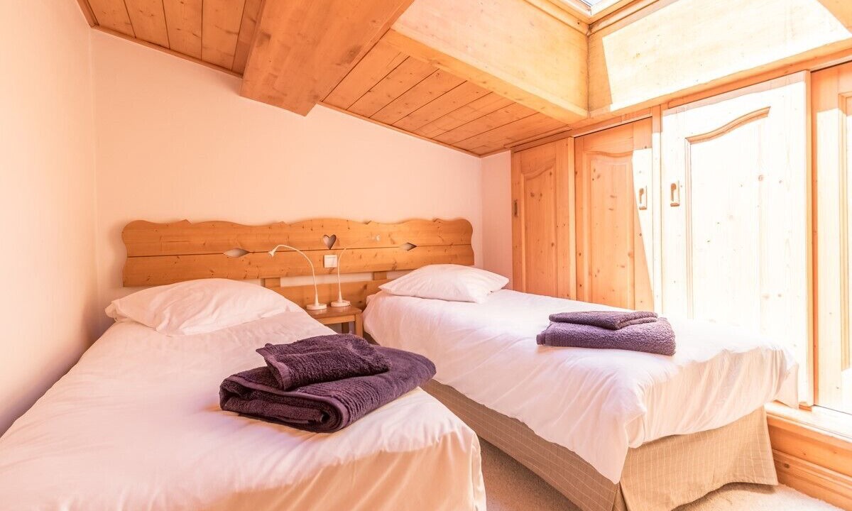 Photo of Bedroom in Arc-1800