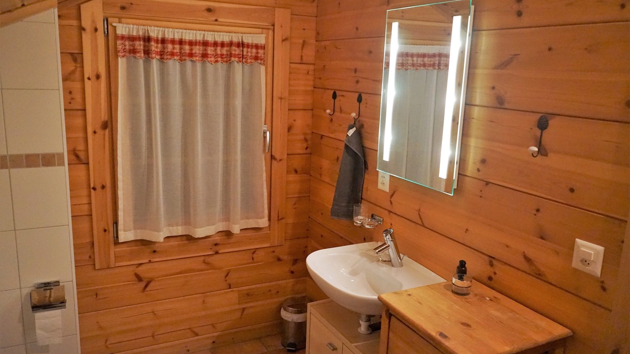 Photo of Bathroom in Saclentse