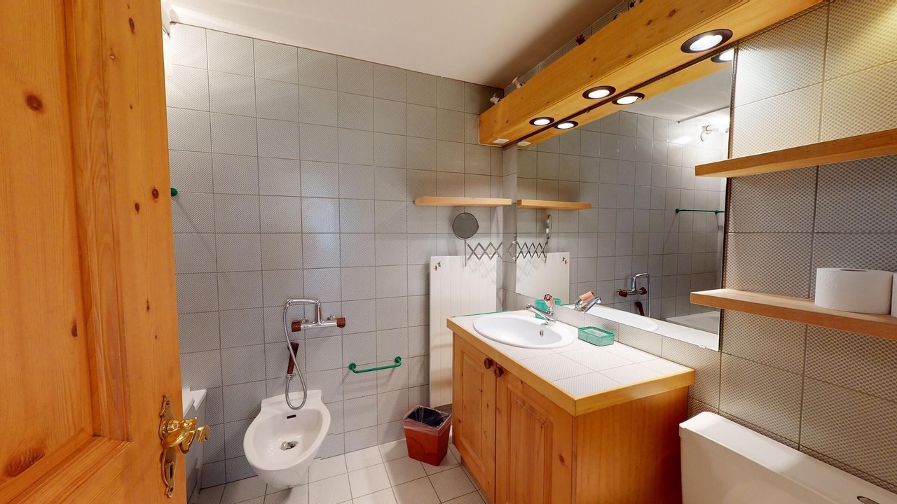 Photo of Bathroom in Champfer