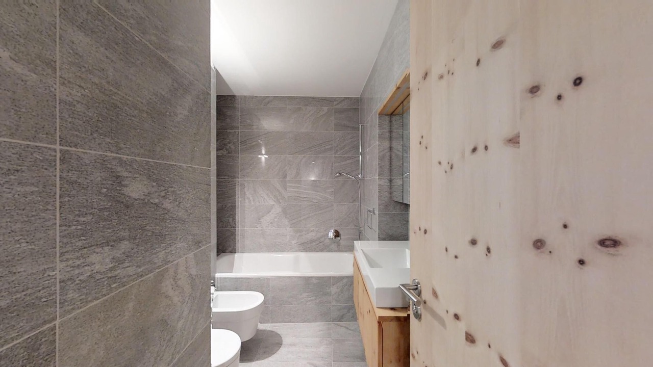 Photo of Bathroom in Madulain
