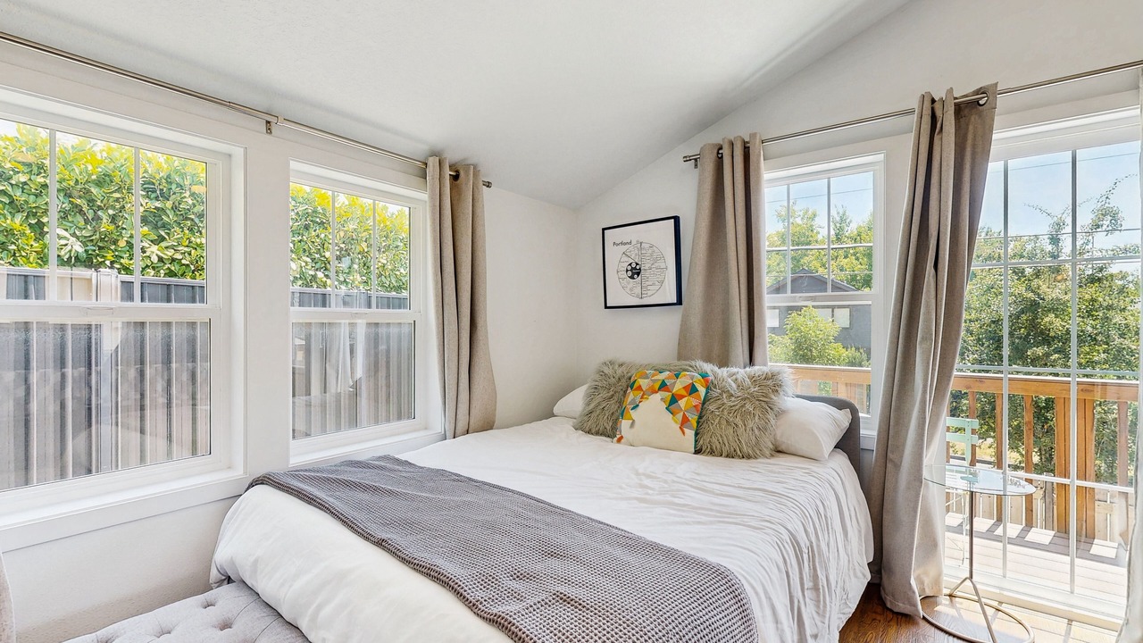 Photo of Bedroom in Alameda