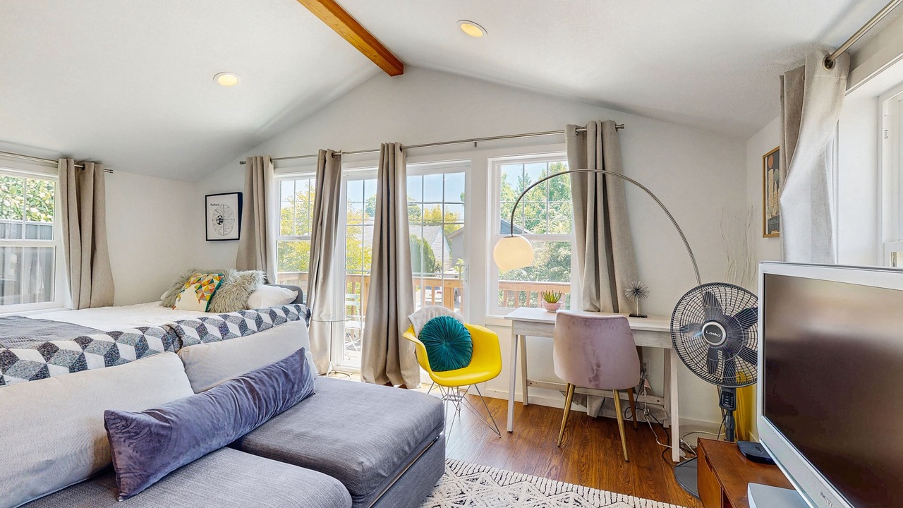 Photo of Bedroom in Alameda
