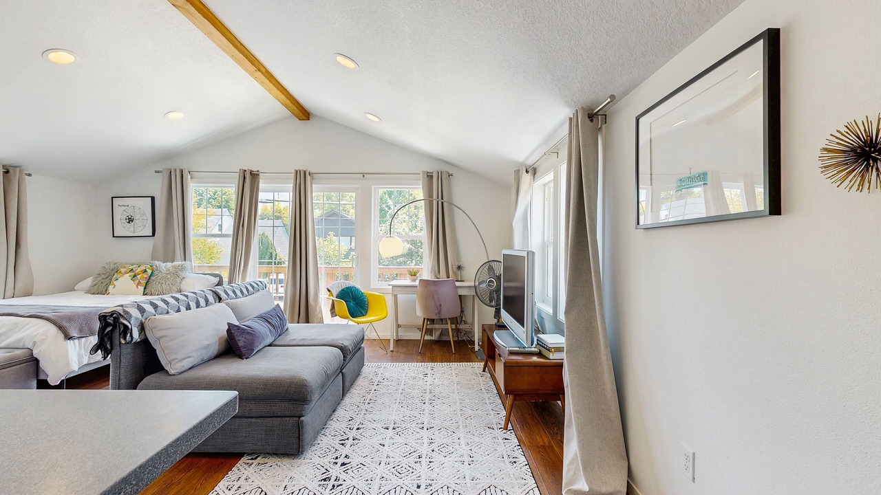 Photo of Bedroom in Alameda