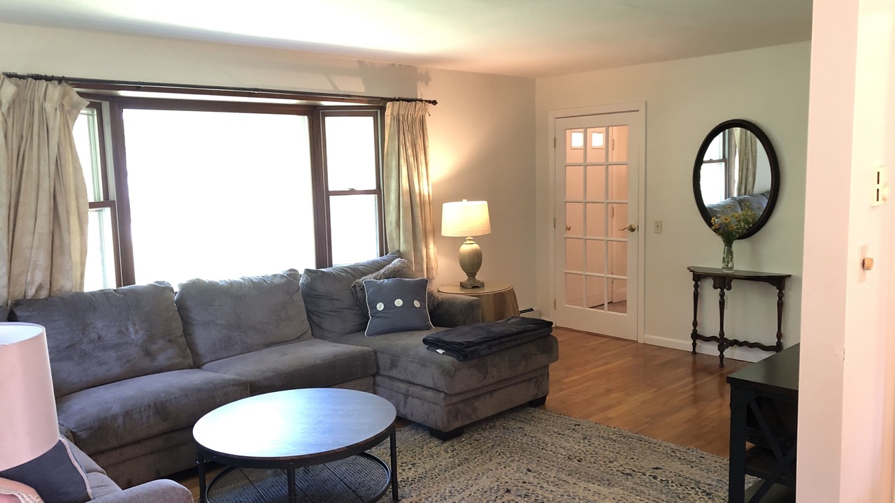 Photo of Livingroom in Mystic - New London